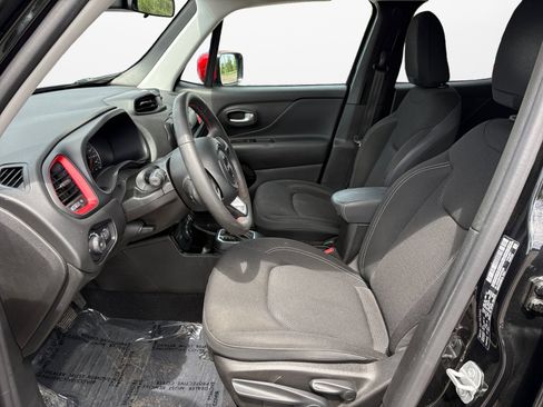 Used 2023 Jeep Renegade Latitude AWD/4WD image 10