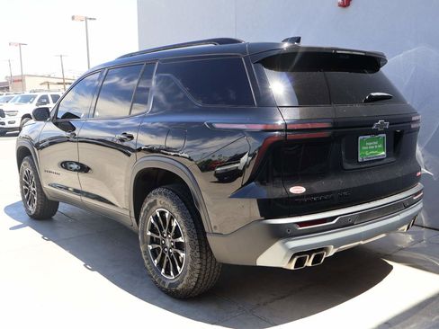 Used 2025 Chevrolet Traverse Z71 w/ Enhanced Driving Package AWD/4WD image 3