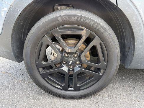 Used 2023 Kia Telluride SX X-Line AWD/4WD image 9