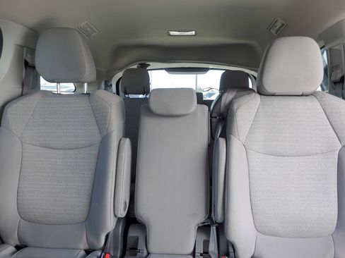 Used 2024 Toyota Sienna LE AWD/4WD image 13
