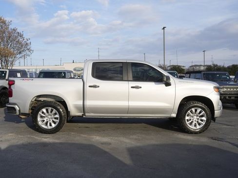 Used 2022 Chevrolet Silverado 1500 Custom image 5