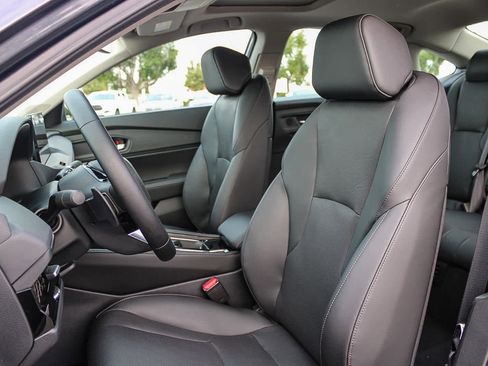 Used 2025 Honda Accord Touring image 17