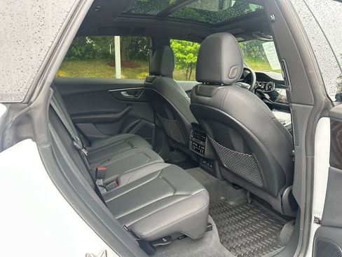 Used 2022 Audi Q8 Premium Plus AWD/4WD image 29