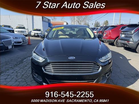 Used 2014 Ford Fusion SE w/ Equipment Group 202A image 2