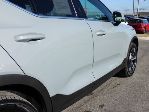 Used 2025 Volvo XC40 B5 Plus image 50