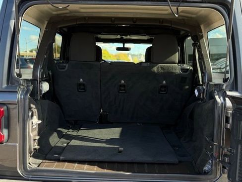 Used 2020 Jeep Wrangler Unlimited Rubicon image 35