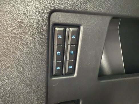 Used 2023 Ford Expedition Limited image 9