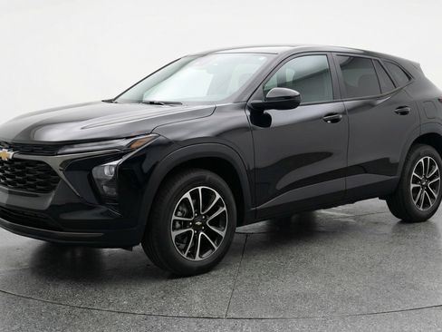 Used 2025 Chevrolet TrailBlazer LT image 3