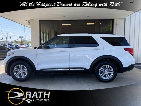 Used 2023 Ford Explorer XLT w/ Equipment Group 202A AWD/4WD image 10