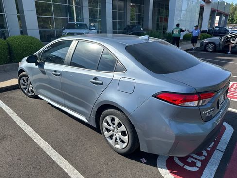 Used 2024 Toyota Corolla LE FWD image 3