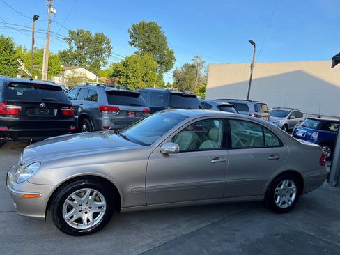 Used 2003 Mercedes-Benz E 320 Sedan image 5