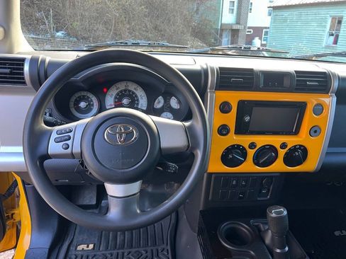 Used 2007 Toyota FJ Cruiser 4WD image 16