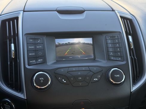 Used 2018 Ford Edge SE image 29