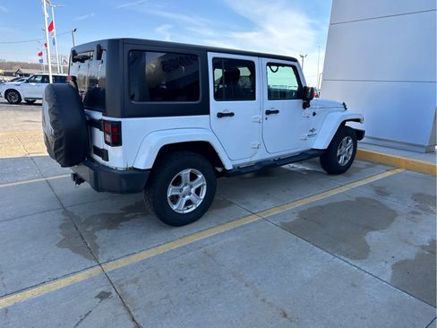 Used 2014 Jeep Wrangler Freedom Edition image 3