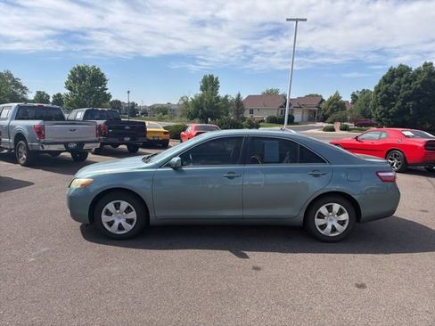 Used 2009 Toyota Camry LE FWD image 2