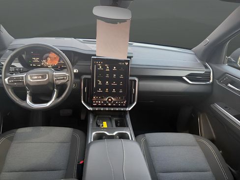 Certified 2025 GMC Acadia Elevation AWD/4WD image 17