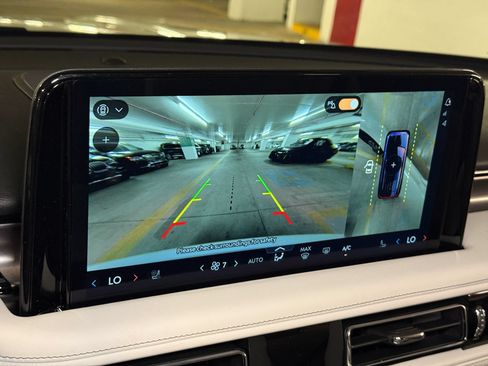 New 2026 Lincoln Aviator AWD image 30