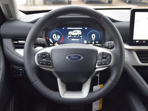 New 2026 Ford Explorer Active w/ Active Comfort Package image 8