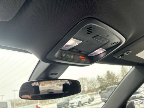 Certified 2023 Chevrolet Traverse LT image 34