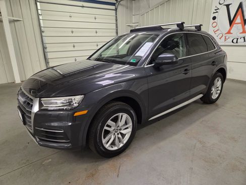 Used 2020 Audi Q5 2.0T Premium w/ Convenience Package AWD/4WD image 2