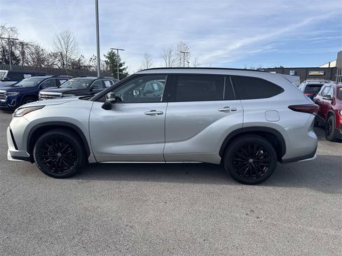Used 2024 Toyota Highlander XSE image 5