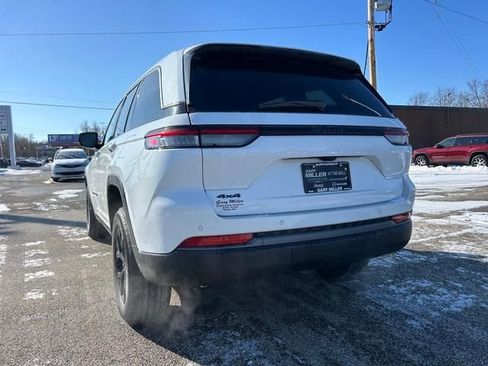 New 2026 Jeep Grand Cherokee Altitude image 5