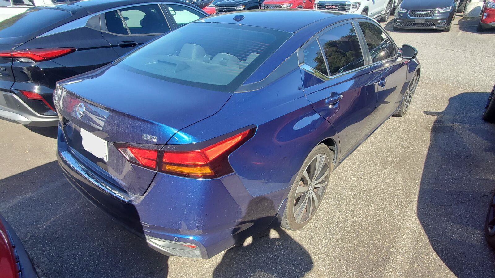 Used 2021 Nissan Altima 2.5 SR FWD image 9