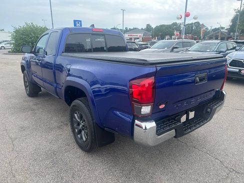Used 2022 Toyota Tacoma SR5 AWD/4WD image 9