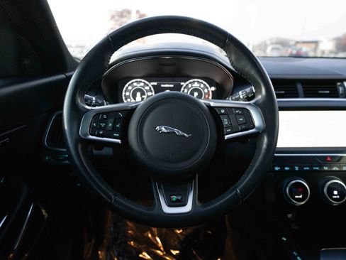 Used 2020 Jaguar E-PACE SE image 21