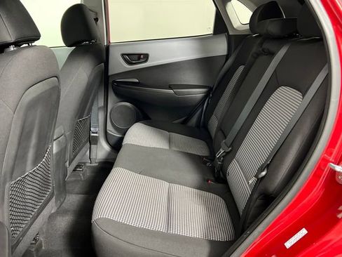 Used 2021 Hyundai Kona SE image 17