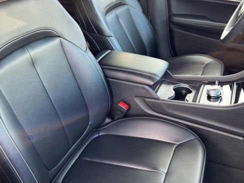 Certified 2025 Jeep Grand Cherokee Limited w/ Black Appearance Package image 17