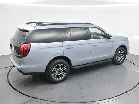 New 2026 Ford Expedition Active image 30