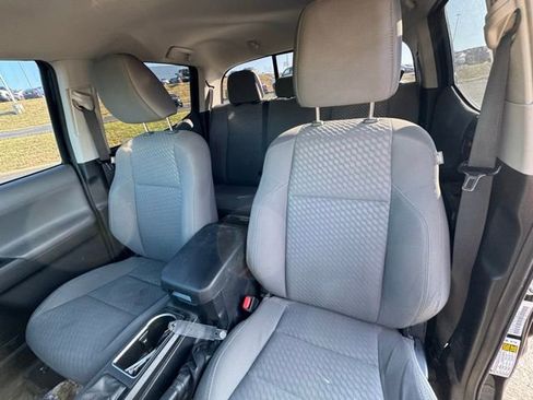 Used 2021 Toyota Tacoma SR w/ SR Convenience Package image 9