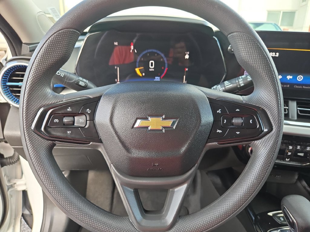 Used 2026 Chevrolet Trax LT FWD image 23