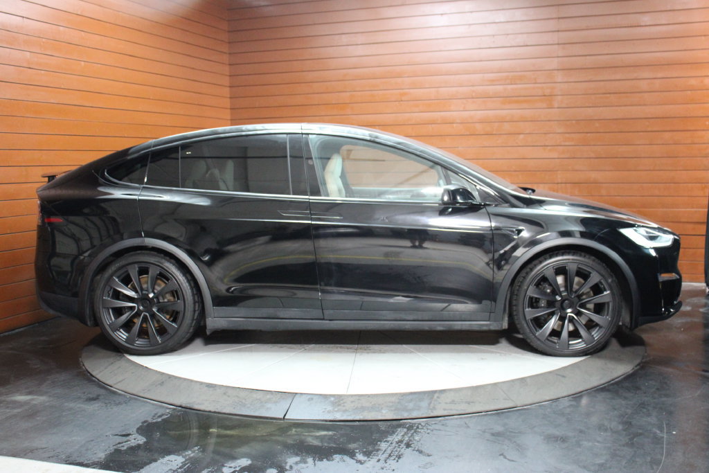 Used 2023 Tesla Model X AWD/4WD image 43