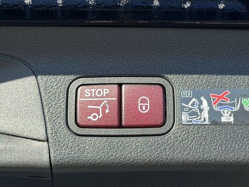 New 2026 Mercedes-Benz GLS 450 4MATIC image 14