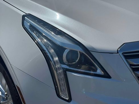 Used 2018 Cadillac XT5 AWD image 8