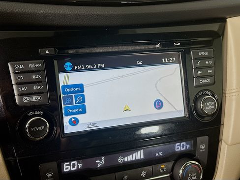 Used 2017 Nissan Rogue SL FWD image 22