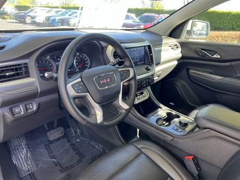 Used 2023 GMC Acadia SLT image 16