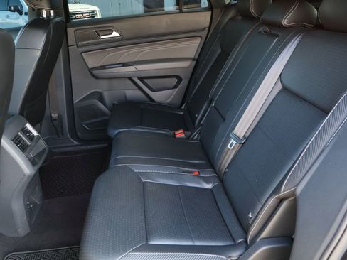 Used 2021 Volkswagen Atlas Cross Sport SE image 22