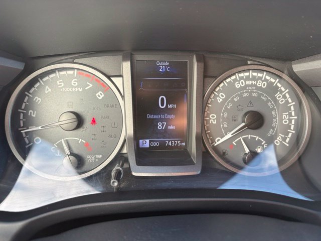 Used 2020 Toyota Tacoma TRD Sport AWD/4WD image 25