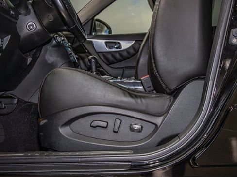 Used 2011 INFINITI FX35 Base w/ Premium Pkg image 15