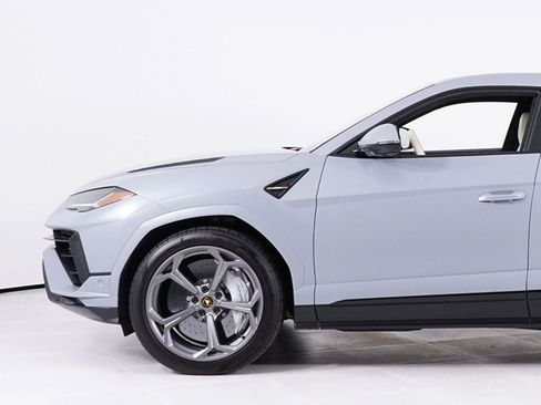 Used 2024 Lamborghini Urus S AWD/4WD image 12