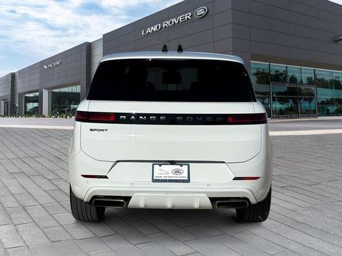 Used 2025 Land Rover Range Rover Sport Dynamic SE image 4