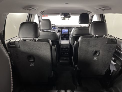 Used 2022 Jeep Grand Cherokee L Limited image 16