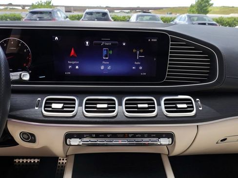 Certified 2025 Mercedes-Benz GLS 450 4MATIC image 21