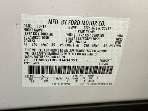 Used 2018 Ford Explorer XLT w/ Equipment Group 202A FWD image 12