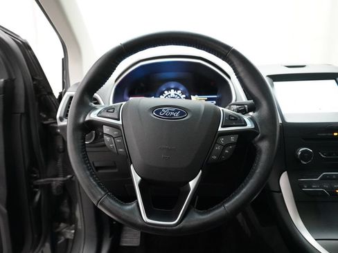 Used 2017 Ford Edge SEL w/ Equipment Group 201A AWD/4WD image 4