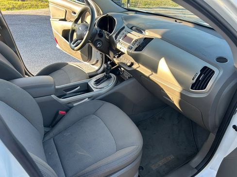 Used 2014 Kia Sportage LX FWD image 12