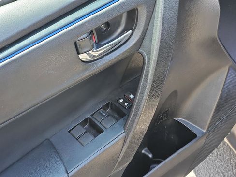 Used 2017 Toyota Corolla SE w/ Carpet Mat Package (TMS) FWD image 20